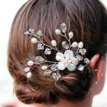 Load image into Gallery viewer, Petite Natural Keshi Pearls Flower Pin Headpiece, Handmade Bridal Headpiece