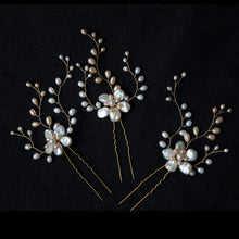 Load image into Gallery viewer, Natural Keshi Pearls Flower Pins Set Bridal Headpiece in Blush Tones